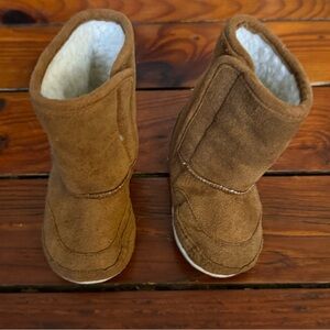 Tan Baby Boots with Faux Fur Inside Size 12-18 Months